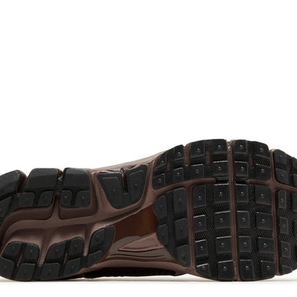 NIKE WMNS AIR ZOOM VOMERO 5 'PLUM ECLIPSE'