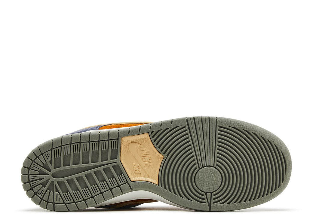 NIKE DUNK LOW SB 'LIGHT CARBON MONARCH'