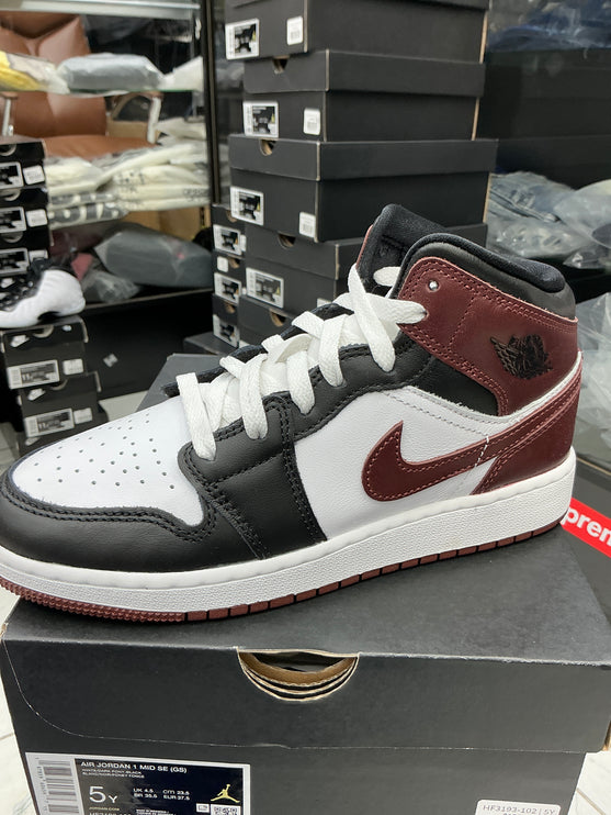 JORDAN 1 MID SE GS 'DARK PONY'