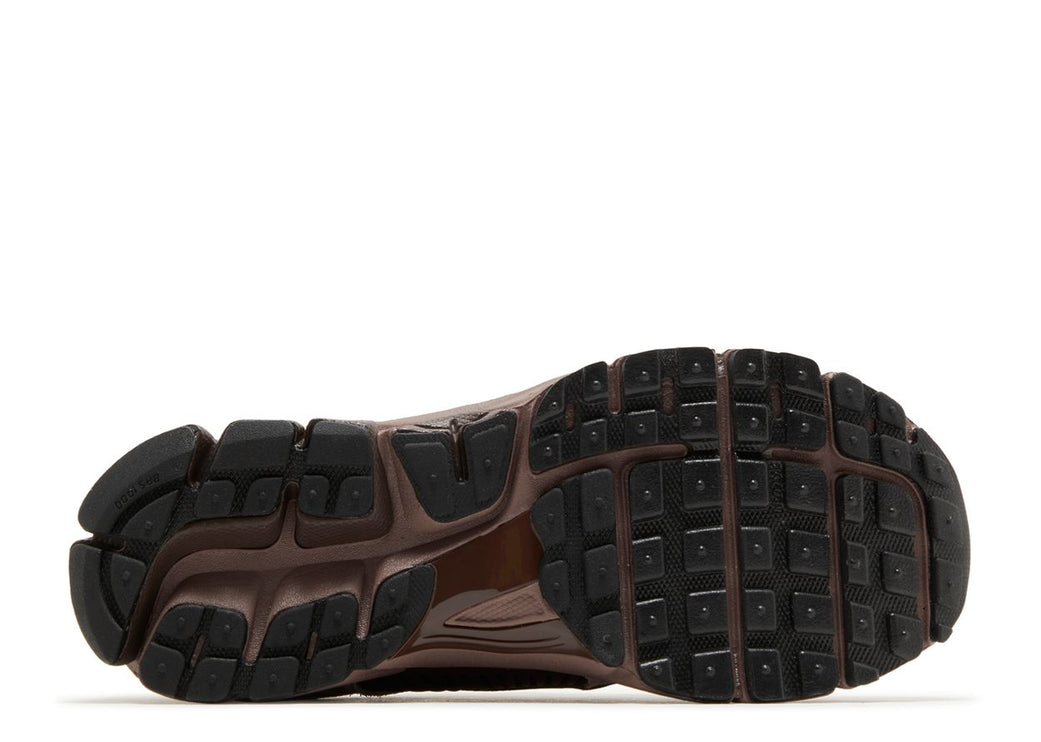 NIKE WMNS AIR ZOOM VOMERO 5 'PLUM ECLIPSE'